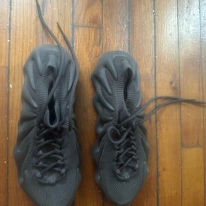 Adidas Black Sneakers Modern Athletic Design